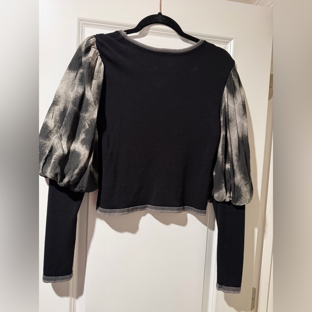 Elegant Black and Gray Puff Sleeve Top 🔥New No Tags - Picture 2 of 3